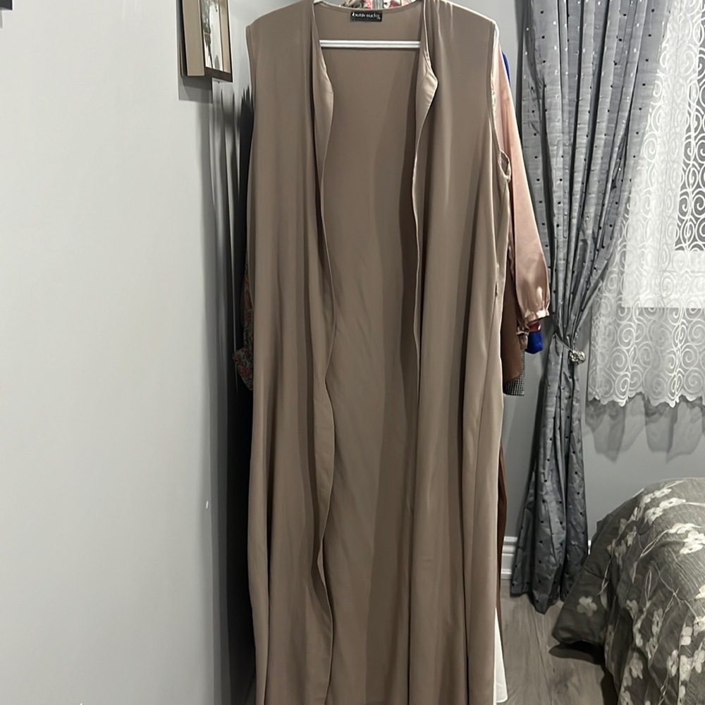 Maxi sleeveless abaya/ duster